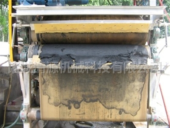 眉山萬牌雙網(wǎng)擠漿機(jī)運(yùn)行現(xiàn)場(chǎng)